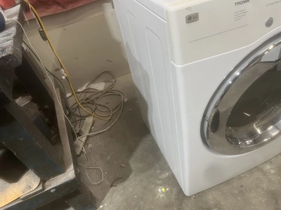 Used LG WASHER AND LG TROMM GAS DRYER FRONT LOAD Washers Michigan US | Miedema Asset Management Group #1344922