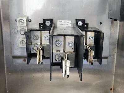 USED Square D CH363DS