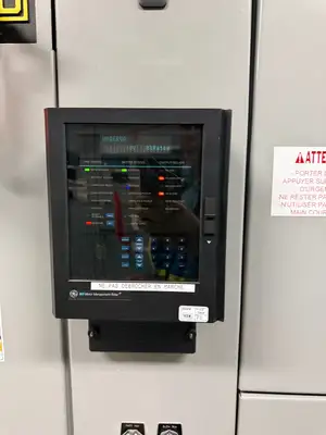 USED 2002 SQUARE D MODEL 4