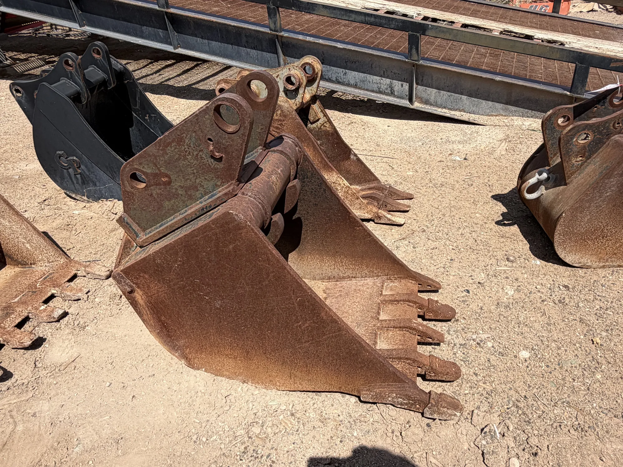 Used _UNKNOWN_ _UNKNOWN_ Multipurpose Buckets Texas US | Miedema Asset Management Group #1312844