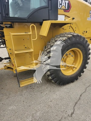 USED 2024 CATERPILLAR 910