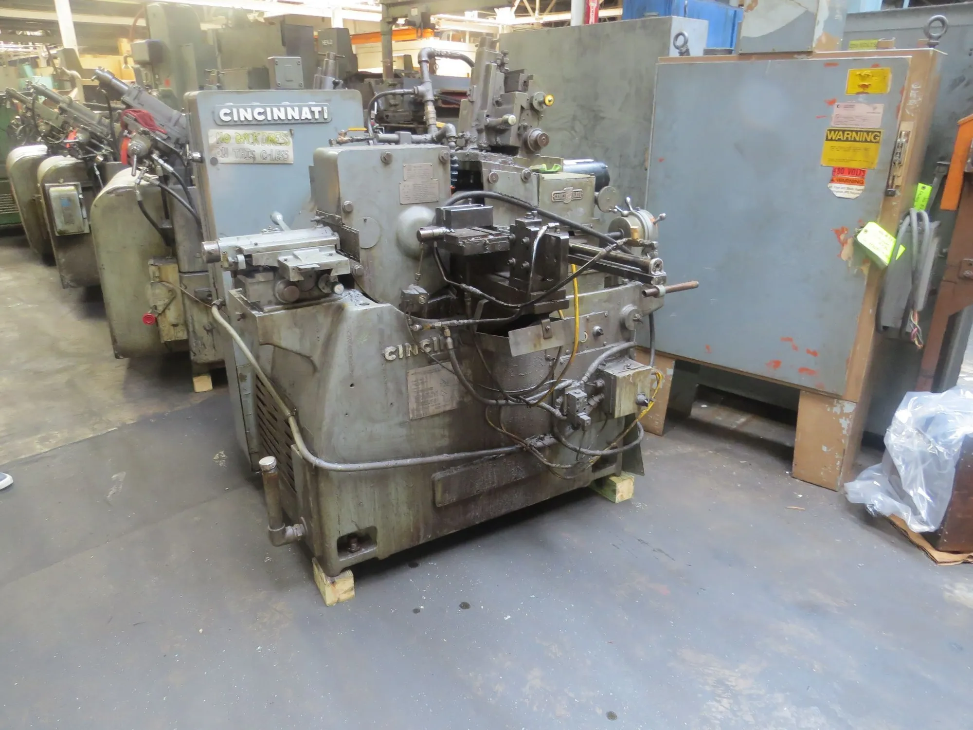 Used 1968 CINCINNATI # 107-4 | GRINDERS, CENTERLESS
