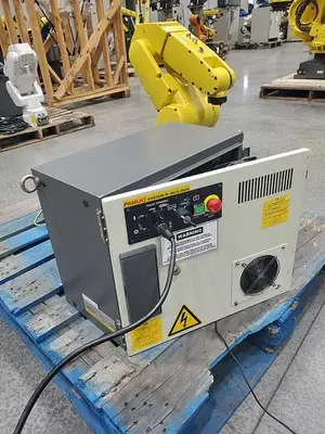 USED 2011 FANUC LR MATE 200IC