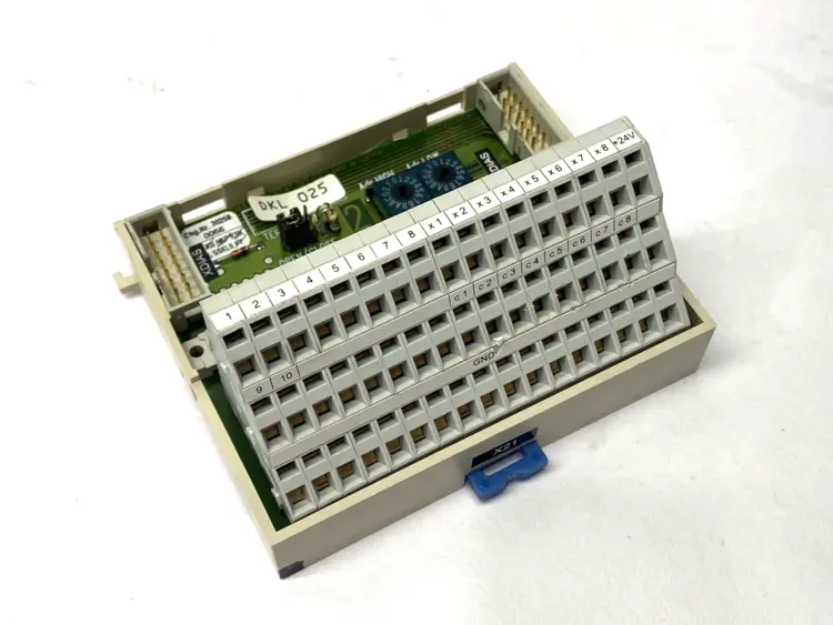 Used SIGMATEK DIAS TERMINAL BASE MODULE DKL025 Terminal Blocks Michigan US | Maverick Industrial Sales #1090409