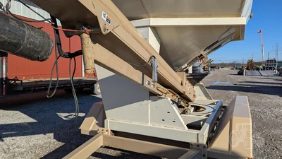 USED 2012 UNVERFERTH 3750