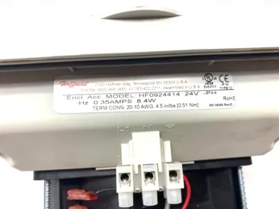 USED HOFFMAN NVENT SIDE MOUNT COOLING FILTER FAN LIGHT GRAY, 24V, 70CFM