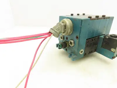 MAC 811C-PM-111DA-142 Pneumatic 3-Station Manifold 5/2 Solenoid Valves 120V