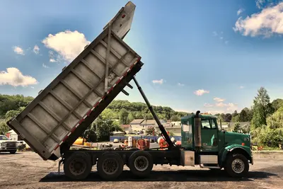Used 2000 FREIGHTLINER FLD112 Dump trucks Pennsylvania US | Proxy Equipment #1378318