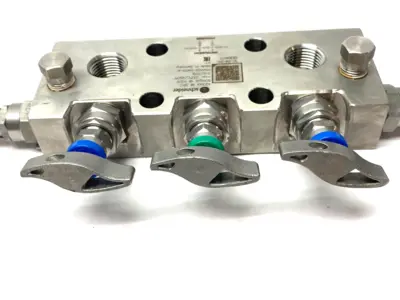 USED AS-SCHNEIDER STAINLESS STEEL 5-VALVE MANIFOLD 6092PSI/420BAR