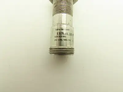 Cutler Hammer E57MAL18AT13B1 Proximity Sensor 18mm Dia 20-135V AC/DC 5mm Range