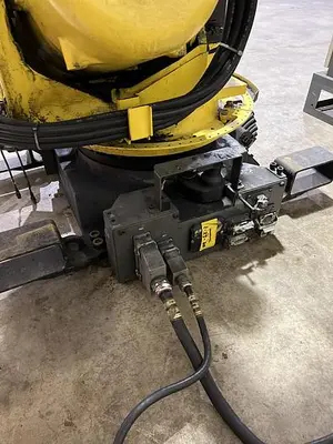 Used 2002 FANUC R-2000IA/165F Robots Michigan US | RAB Industries, Inc. #184240