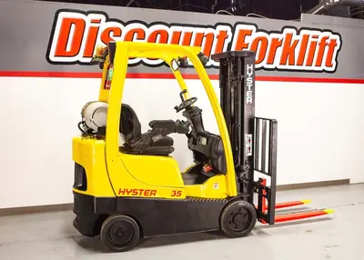 USED 2019 HYSTER S30FT