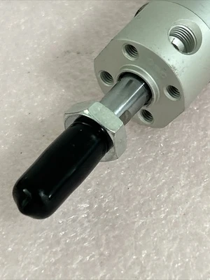 NEW SMC CG1YB25-300Z