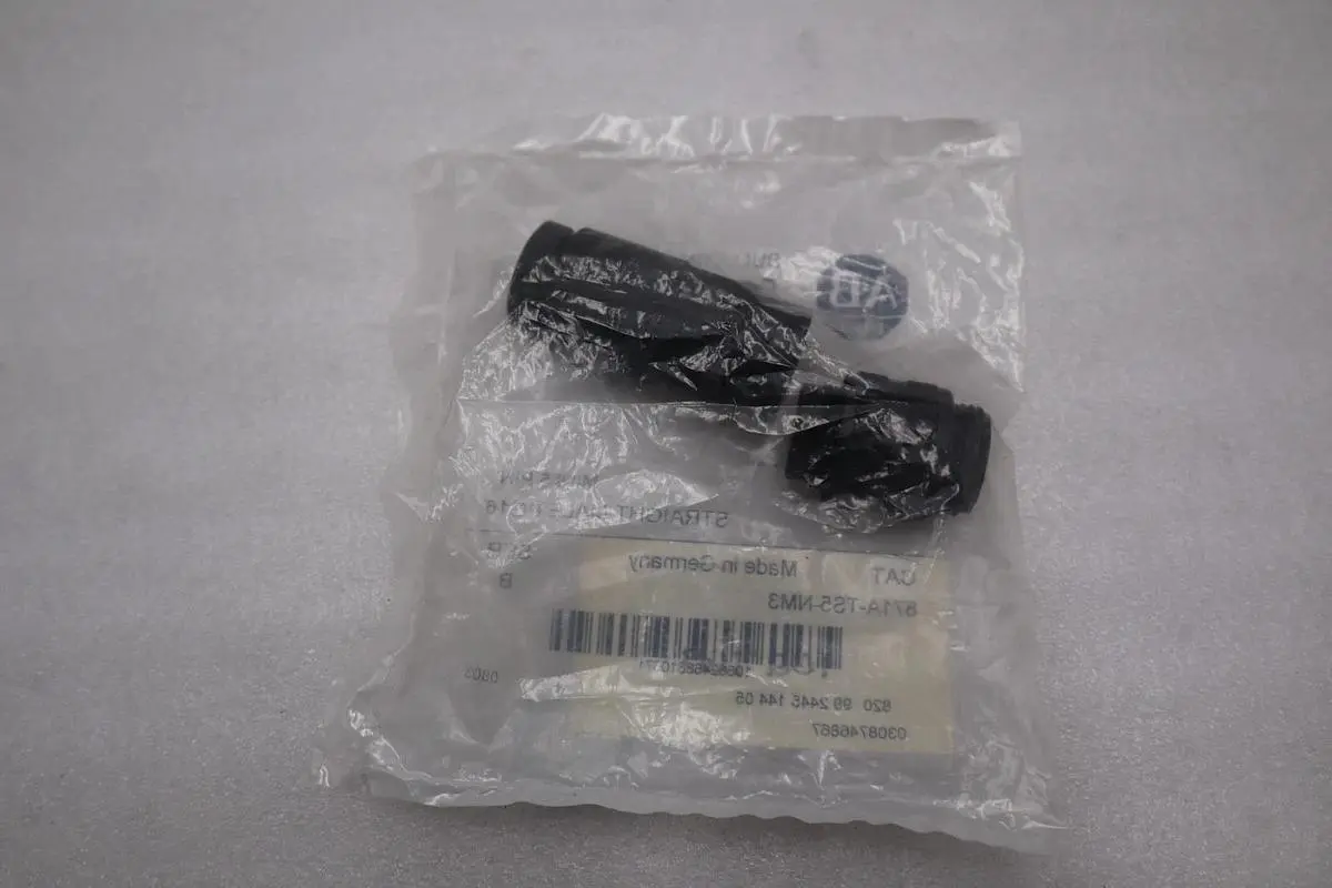 NEW AB ALLEN BRADLEY 871A-TS5-NM3 CONNECTOR STOCK H1670A
