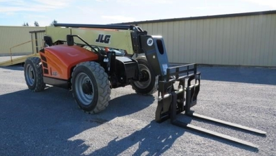 USED 2023 JLG 943