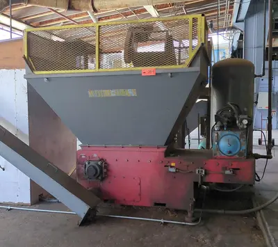 CRESSWOOD HF-36 VERTICAL WOOD WASTE GRINDER