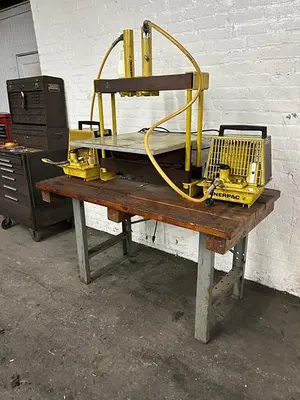 8469-220 Enerpac Model DEM1321 Twin Cylinder Bench Model Hydraulic Press