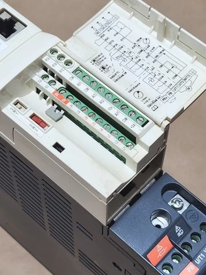 USED Schneider Electric ATV32H018M2