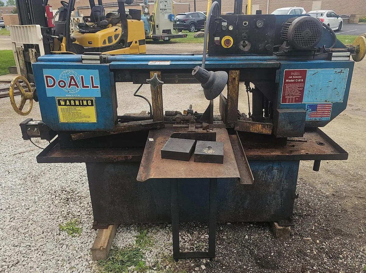 USED 1992 DOALL C-916M