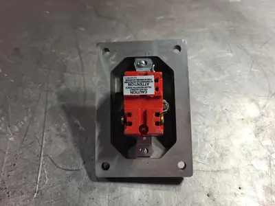 NEW CROUSE-HINDS DSD936 SA