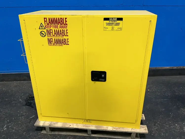 Used ULINE H1563MY Cabinets Ohio US | HGR 24 #1300901