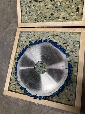 LOT OF NAP GLADU SAW BLADES