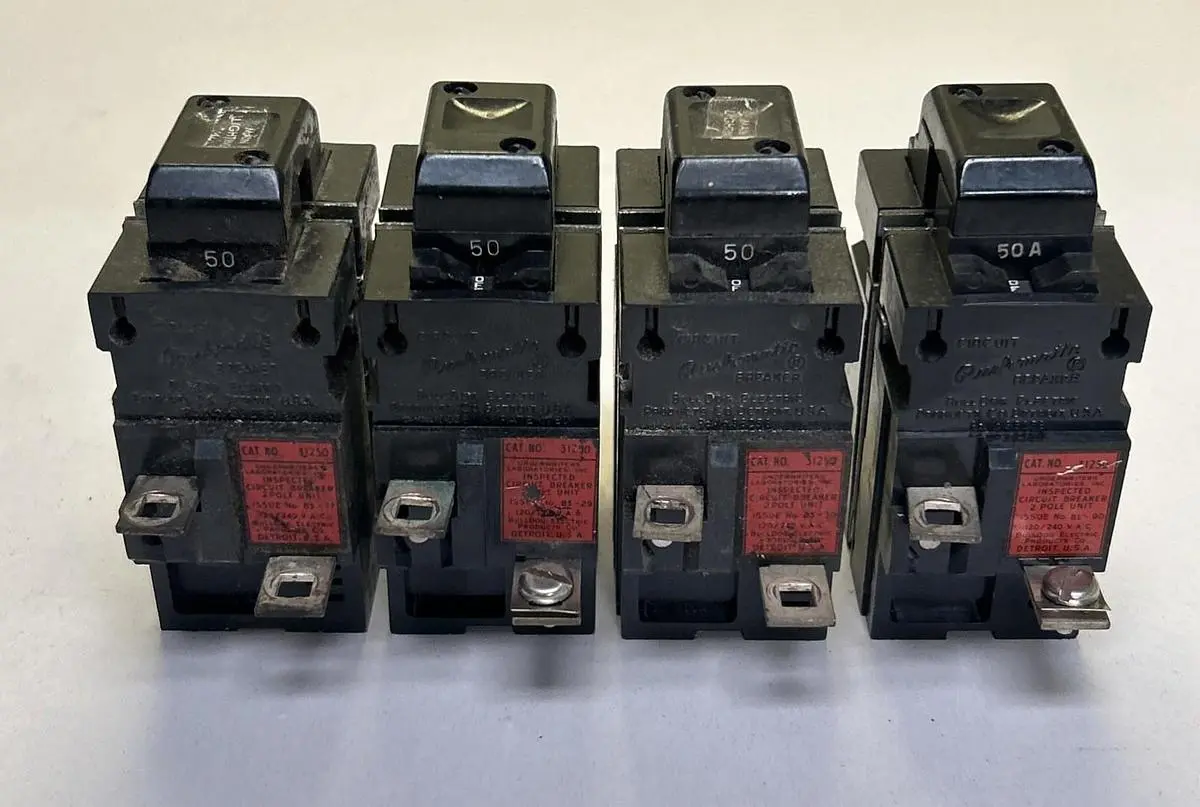 Used BULLDOG ELECTRIC 31250 Circuit Breakers | Surplus Asset Holdings #1189193
