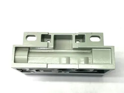 Used Numatics Pneumatic End Manifold Block XE, 1, 3/5 Ports Parts (Hydraulics and Pneumatics) Michigan US | Maverick Industrial Sales #1395123