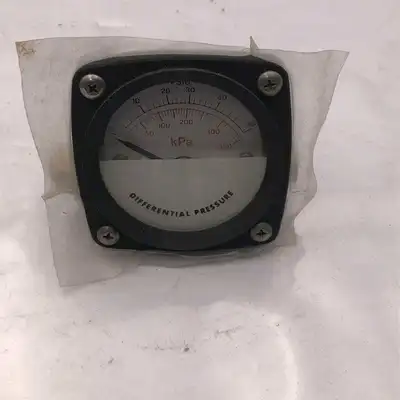 Carrier KM05BW220 Oil Differential Pressure Gauge Replacement Part 0-50PSIG -NIB