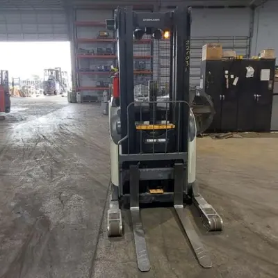 USED 2018 CROWN RR5725-45