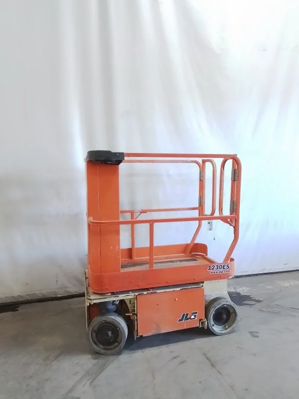 USED 2013 JLG 1230ES