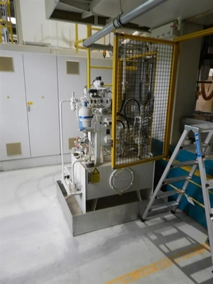USED LAUFER MSA RKO 500 TON PRESS FOR COMPOSITE MAT.
