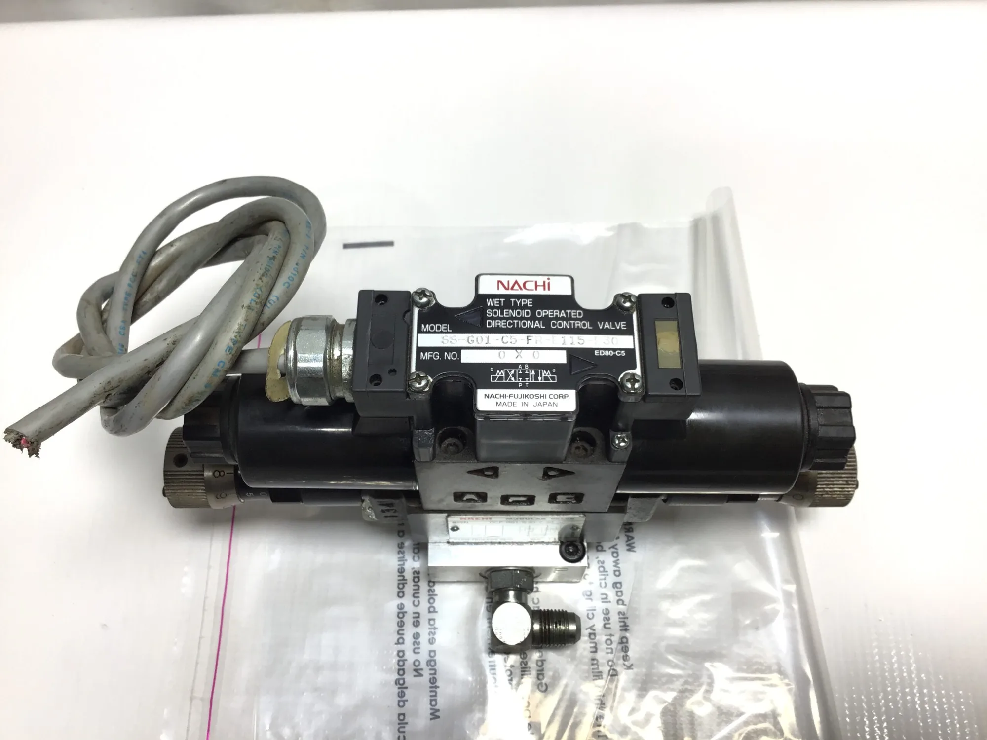 Nachi SS-G01-C5-FR-E115-E30 Wet Type Solenoid Operated Directional Control Valve