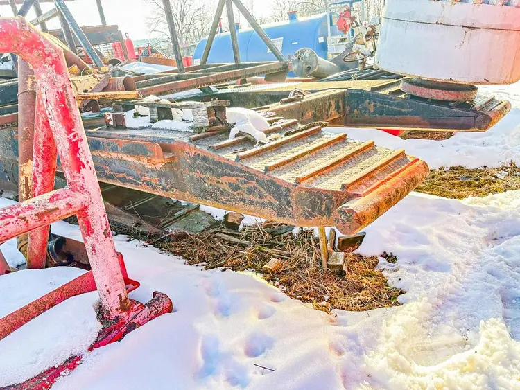 Used AFTERMARKET 47' FT SUB BASE PLATFORM WITH 36" IN RAMPS Misc Construction Attachements Pennsylvania US | East West Machinery & Drilling #1417953