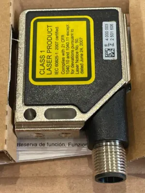NEW PEPPERL+FUCHS 128098 REFLECTIVE SENSOR MLV12-54-LAS/76B/110/124