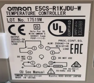 NEW OMRON E5CS-R1KJDU-W TEMPERATURE CONTROLLER 24VAC E5CSR1KJDUW