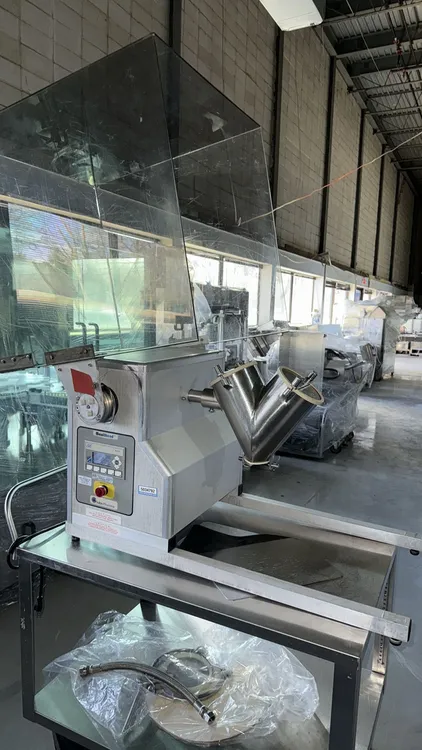 Used GLOBEPHARMA MAXIBLEND Mixers New Jersey US | Perry Equipment #123156