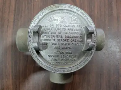 USED CROUSE-HINDS GUAT26