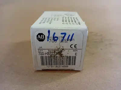 NEW ALLEN-BRADLEY 700-HB32Z24