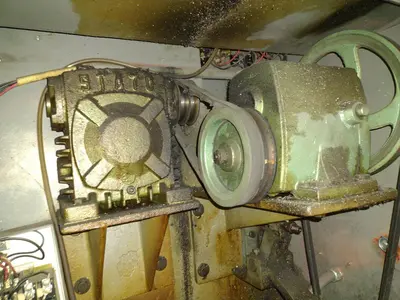 16" LETEN MODEL #PLCM-400A VERTICAL BANDSAW: YOBRO #24954