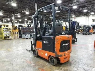USED 2019 DOOSAN BC15S-5