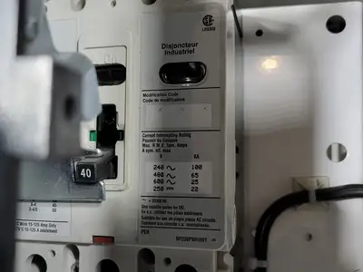 Used EATON SVX025A1-5A4N1 Switchgears British Columbia CA | Lenmark #240136