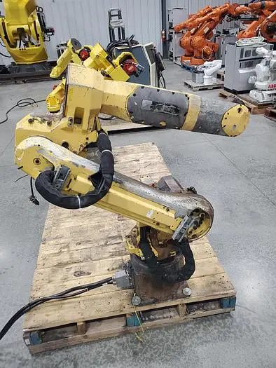 Used 2008 FANUC ARCMATE 120IC Robots Ohio US | Six Axis Solutions #397854