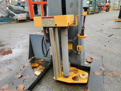 Stretch Wrapping Machinery TP1800F-L, 110 Volts, 1.5 kW