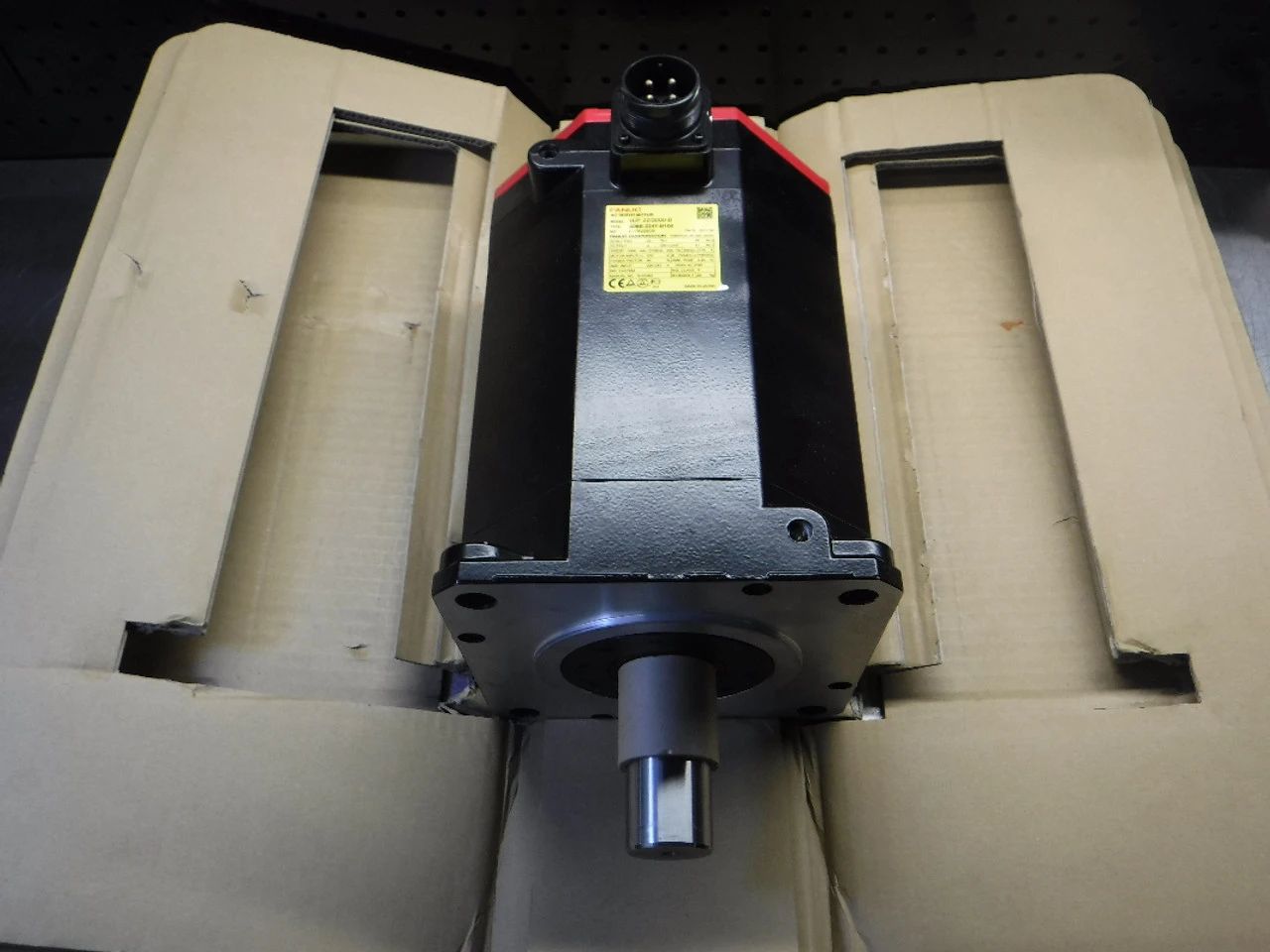 Fanuc AC Servo Motor 230V 18A 3 Phase A06B-2247-B100 (LOC2854B)