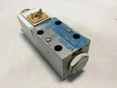 USED VICKERS DG4V-3-2AL-M-U-HL7-60
