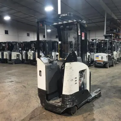 USED 2016 CROWN RR5725-45
