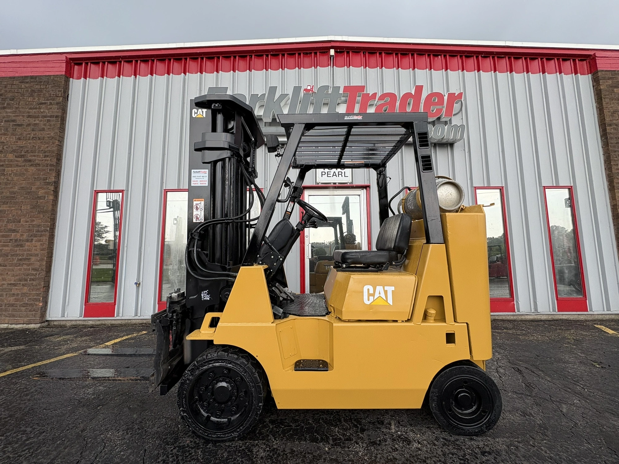 USED 2006 CAT GC40K