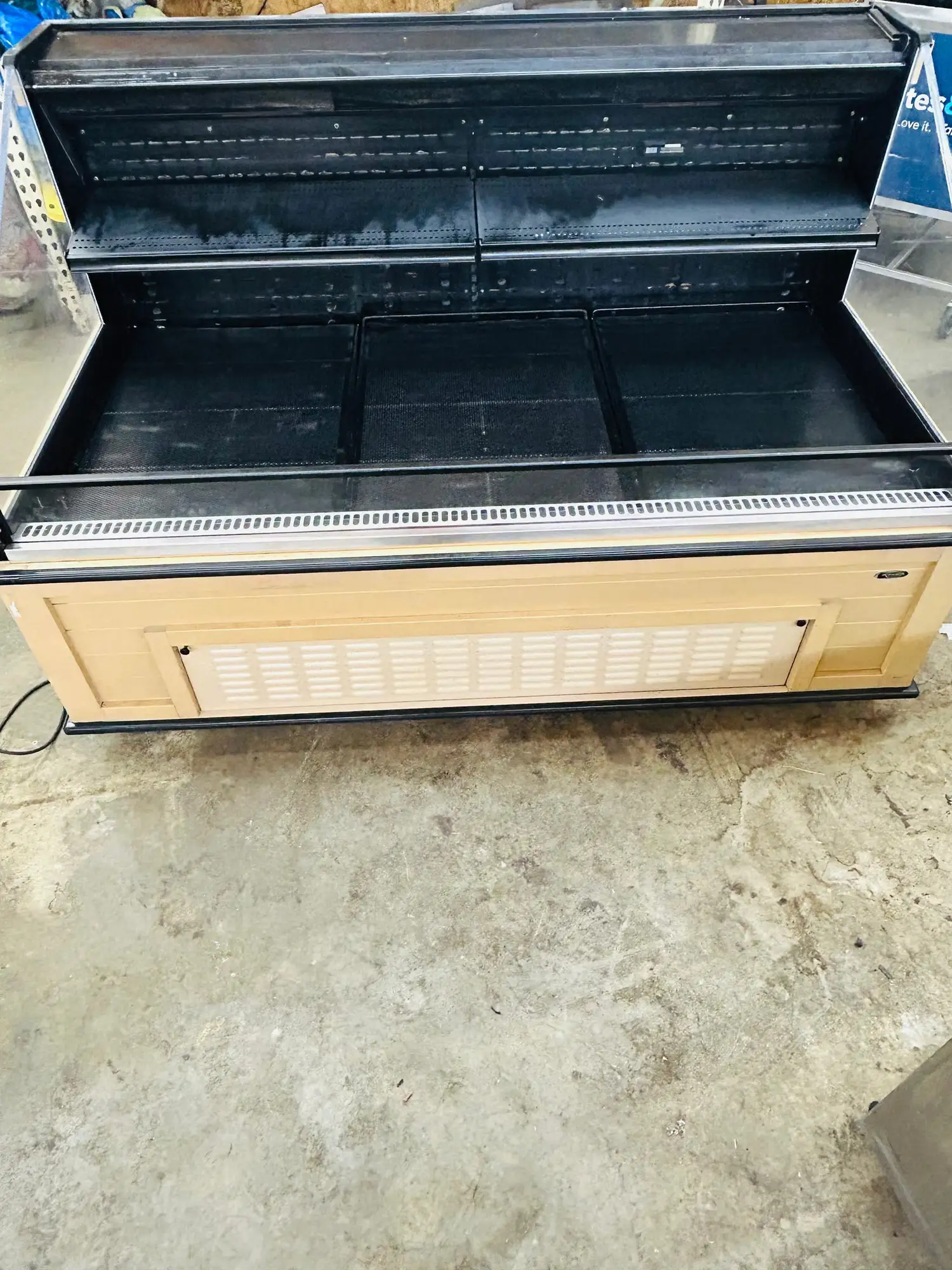 Killion Industries PFW-74-43-48-V-N-Mobile Commercial Refrigerated Display Case Refurbished
