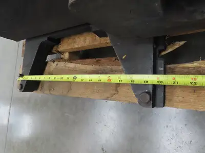 Yale 8500801 Forklift Mast 2 Stage 3 Lever 120" Lift 8000lb Class 2 Off ERC080HD